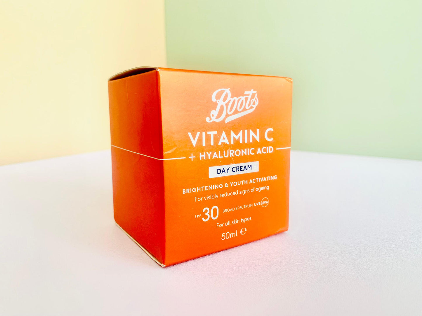 Boots Vitamin C + Hyaluronic Acid Day Cream Spf30 30Ml